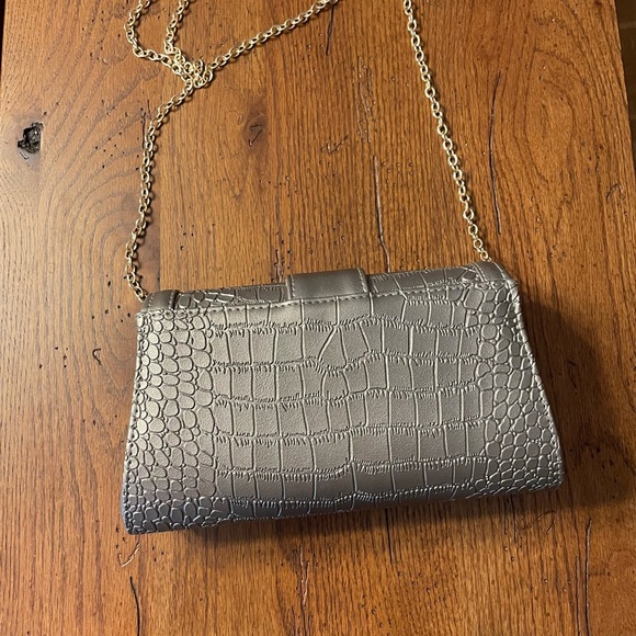 Silver alligator print purse - Picture 2 of 5